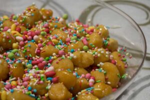 Struffoli con zuccherini